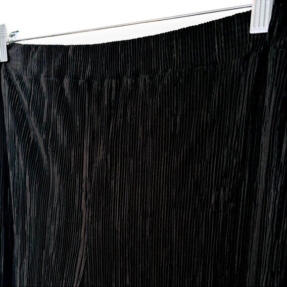 NWT! BooHoo Plisse Floor Sweeping Wide Leg Pants - Picture 7 of 10